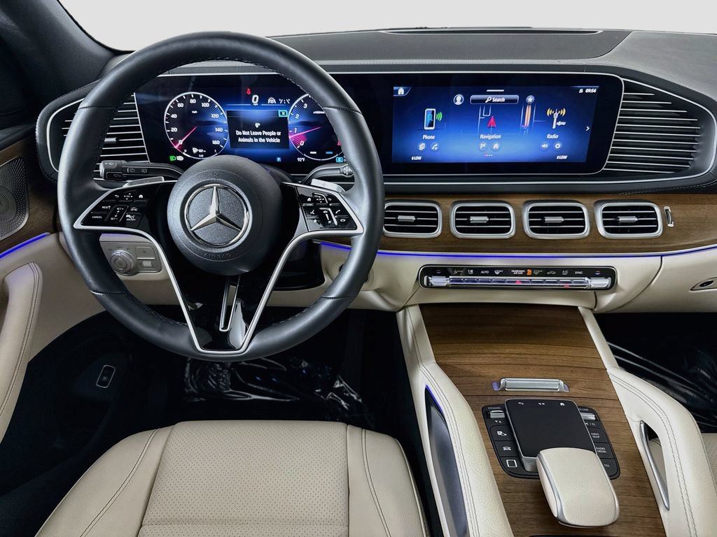 Used 2025 Mercedes-Benz GLS 450 4MATIC image 24