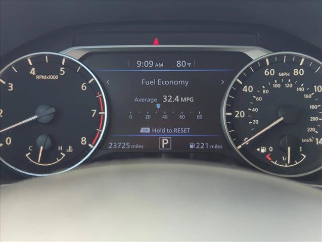 Used 2025 Nissan Altima 2.5 SV FWD image 11