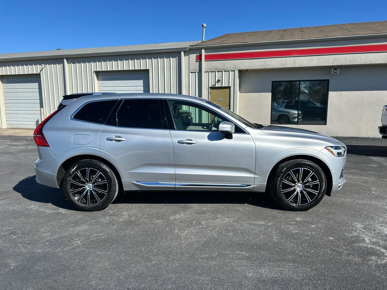 Used 2019 Volvo XC60 T5 Inscription w/ Protection Package Premier image 4