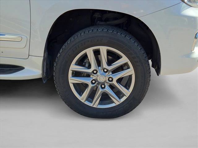 Used 2014 Lexus LX 570 4WD image 27