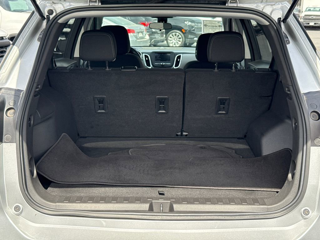 Used 2022 Chevrolet Equinox LS image 9