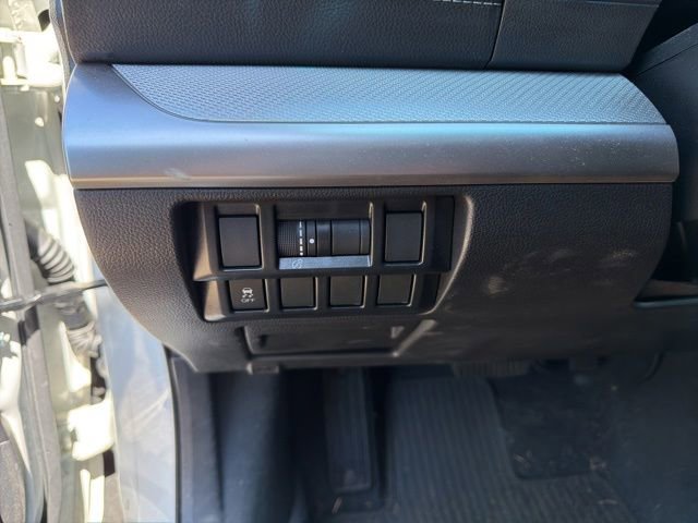 Used 2018 Subaru Outback 2.5i Premium AWD/4WD image 9