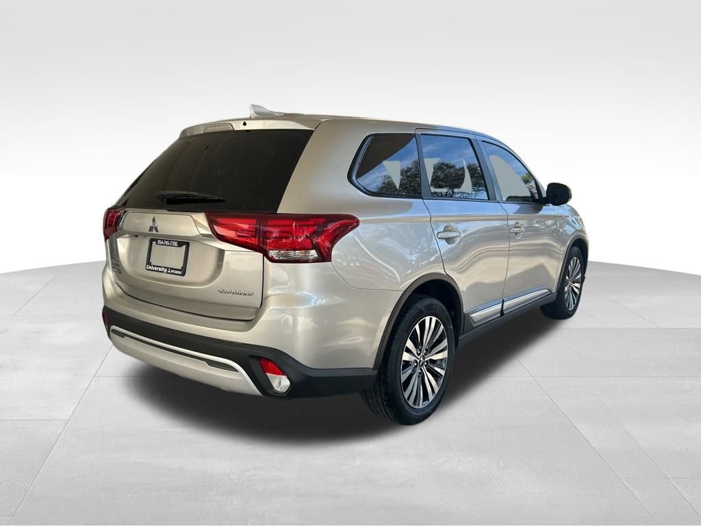 Used 2019 Mitsubishi Outlander ES image 3