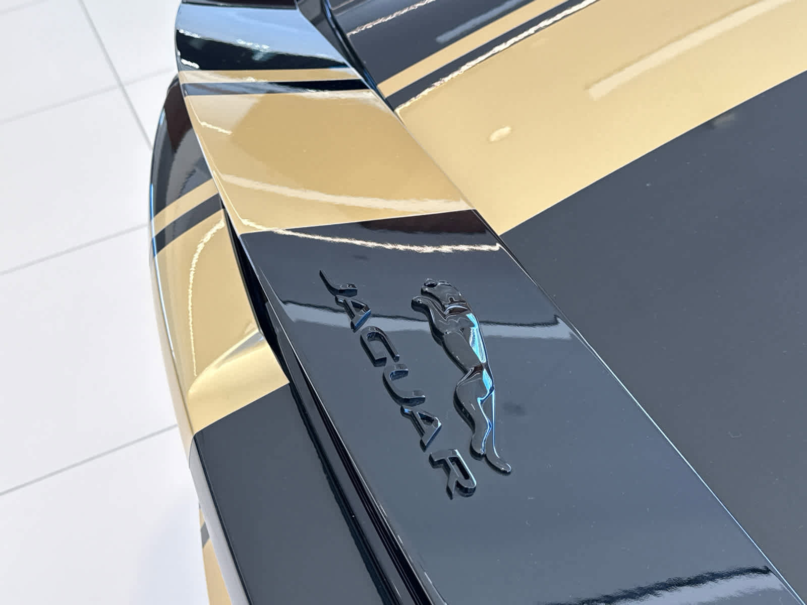 New 2024 Jaguar F-TYPE R image 7