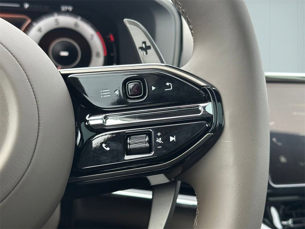 New 2026 Aston Martin DBX 707 image 19