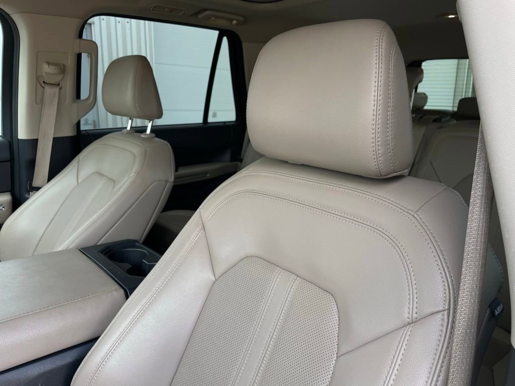 Used 2024 Ford Expedition Limited AWD/4WD image 24