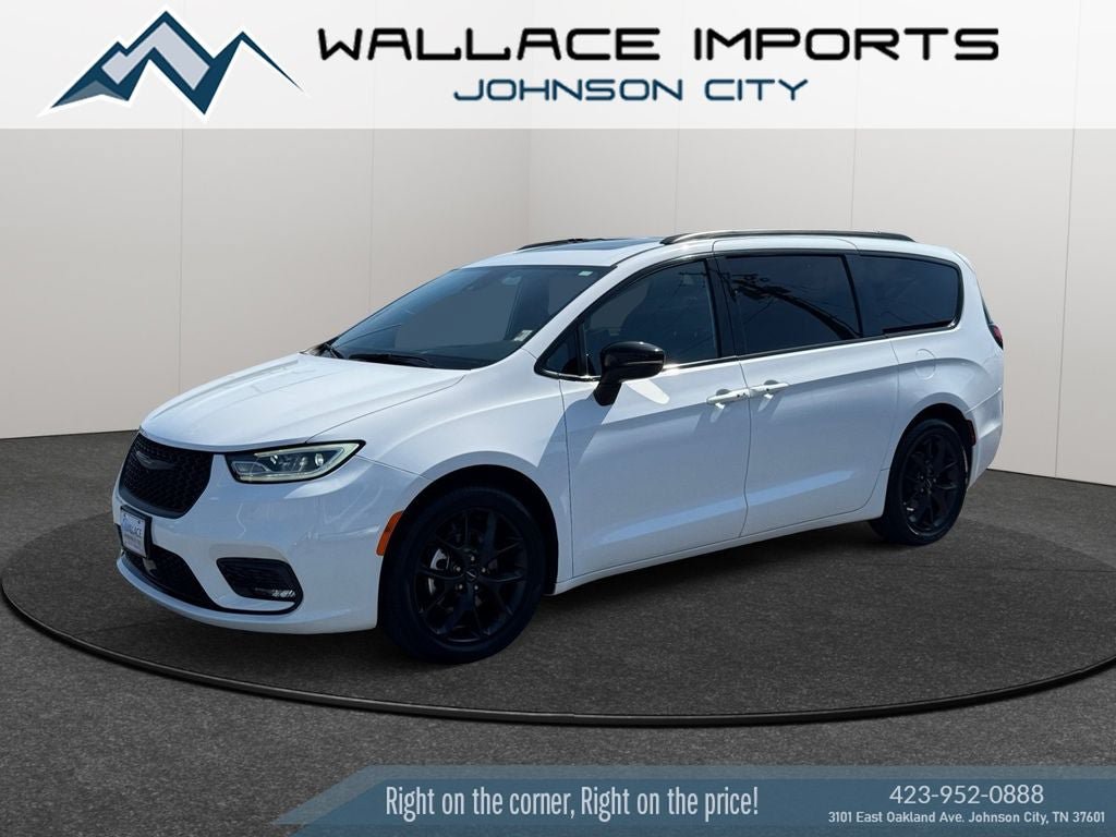 Used 2025 Chrysler Pacifica Limited FWD video 2