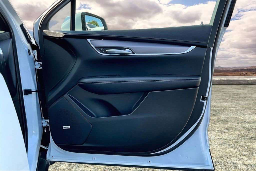 Certified 2025 Cadillac XT5 Luxury image 28
