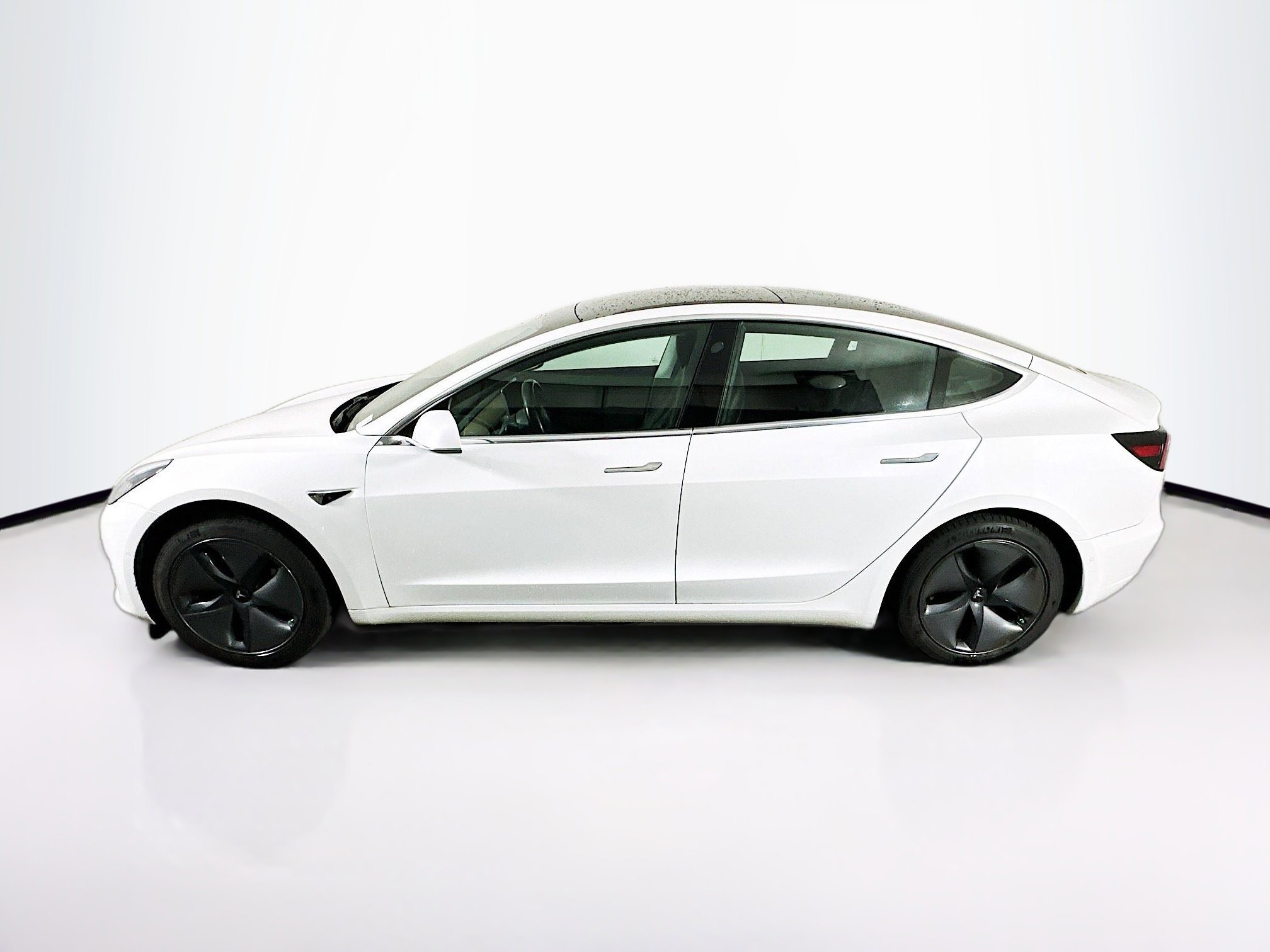 Used 2020 Tesla Model 3 Standard Range Plus image 4
