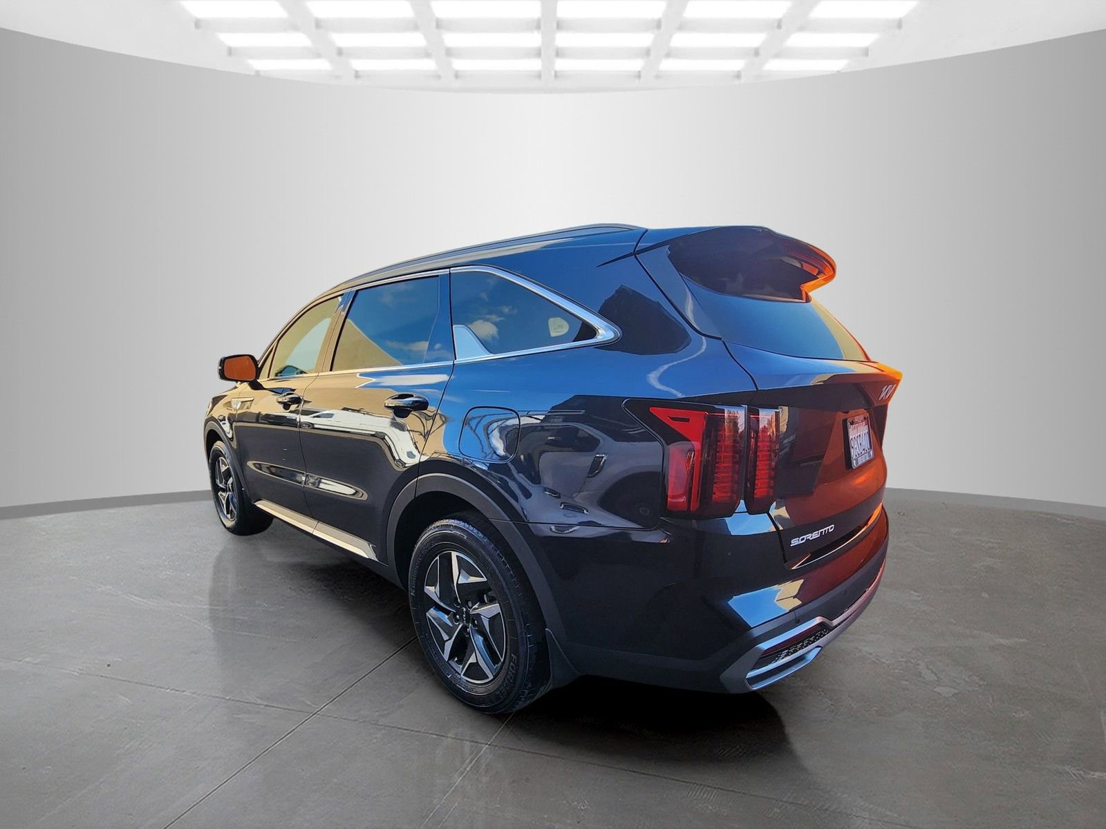 Used 2023 Kia Sorento EX image 4