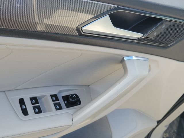 Used 2022 Volkswagen Tiguan SE image 22
