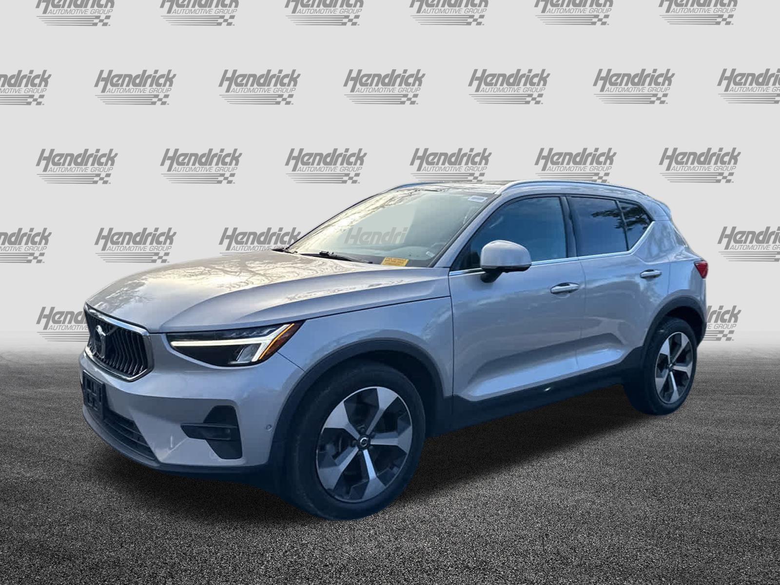 Certified 2023 Volvo XC40 B4 Plus w/ Driver Assist Package image 44