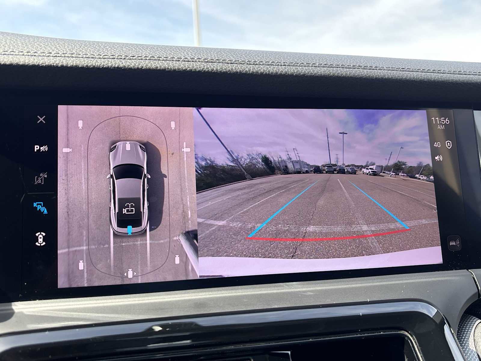 Used 2025 Porsche Panamera image 27