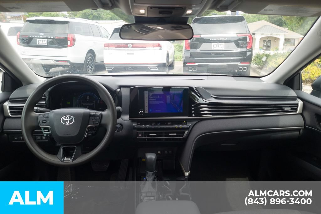 Used 2025 Toyota Camry LE FWD image 20