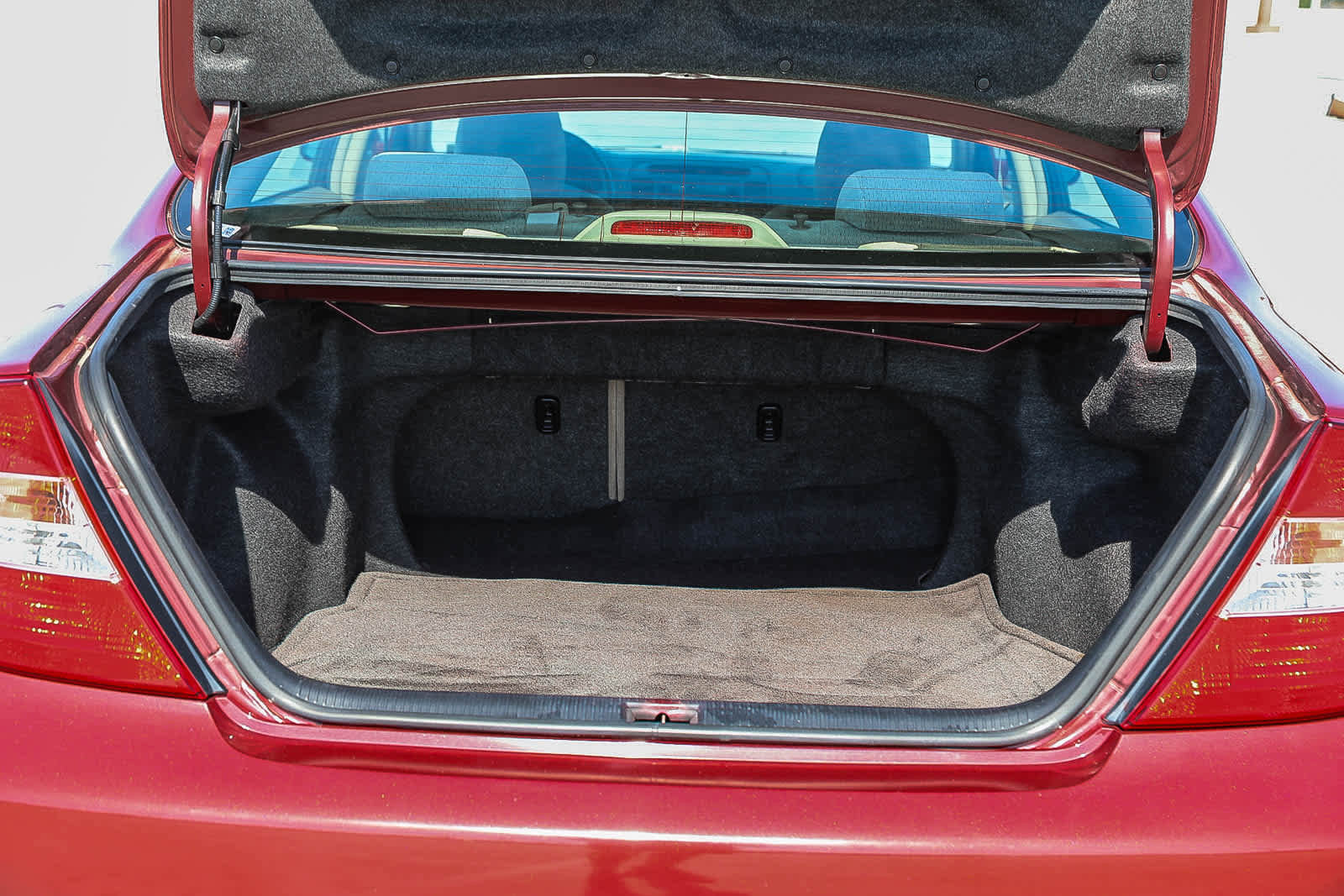 Used 2004 Toyota Camry LE image 24