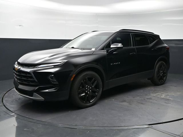 Used 2023 Chevrolet Blazer LT w/ Sound & Technology Package FWD image 5