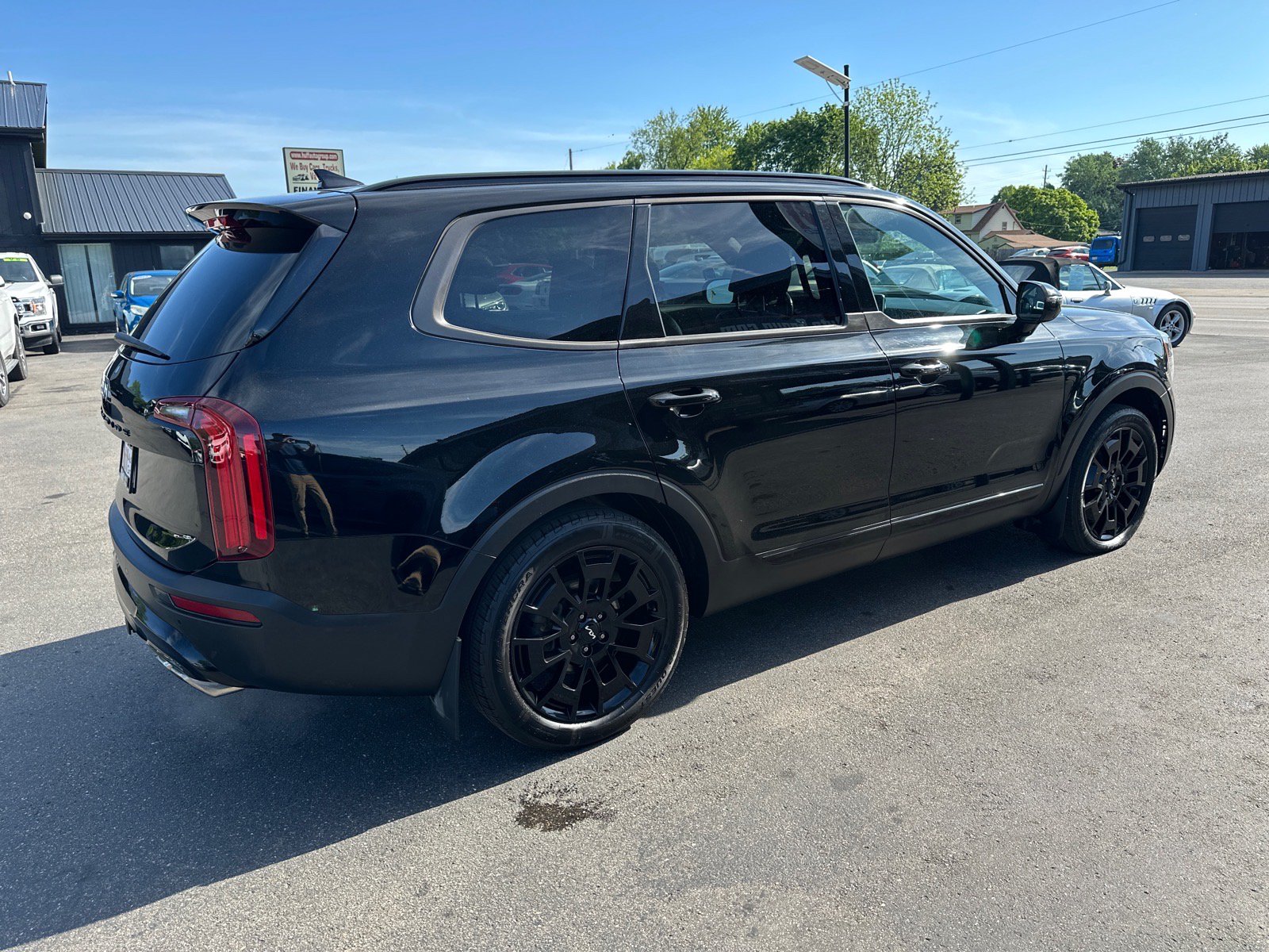Used 2022 Kia Telluride SX w/ SX Prestige Package AWD/4WD image 3