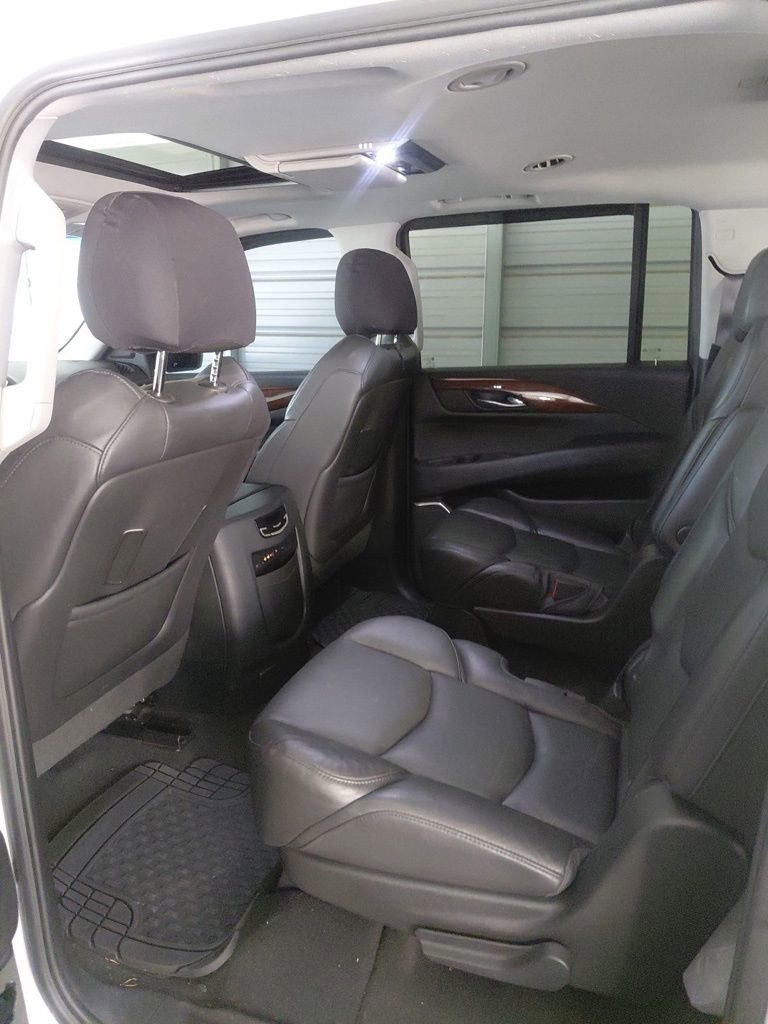 Used 2016 Cadillac Escalade ESV Premium image 7