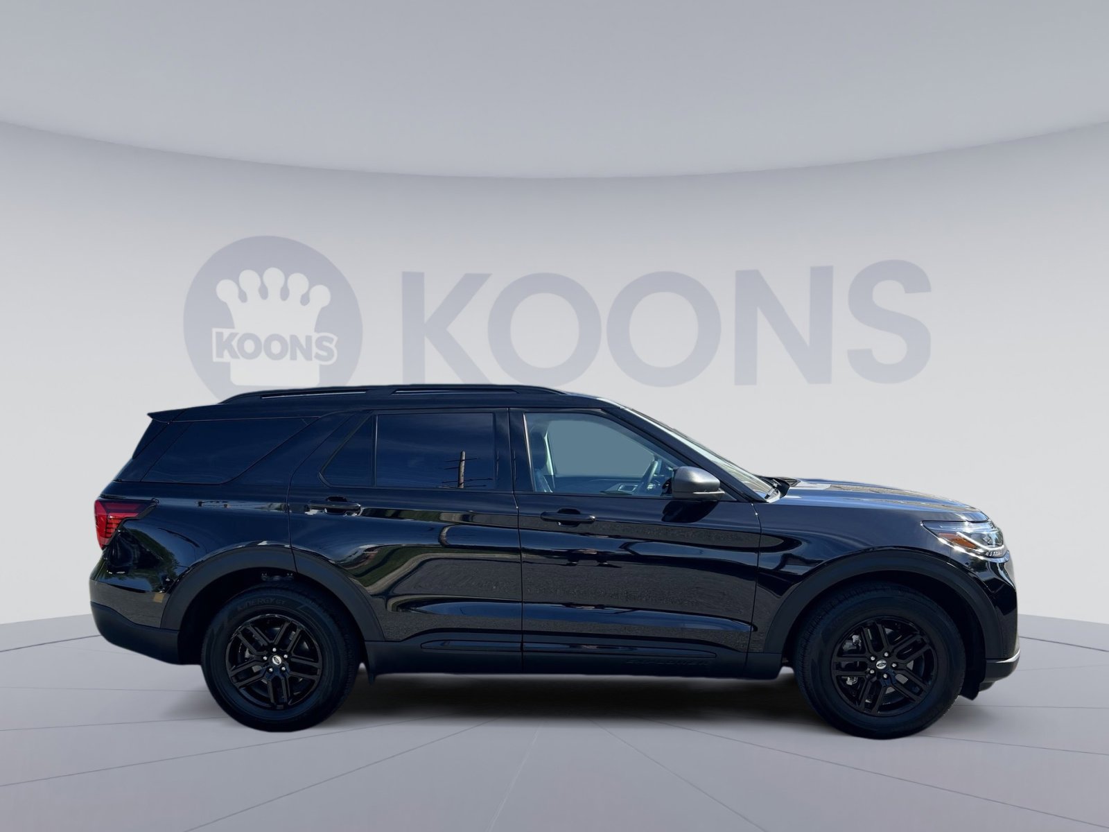 Used 2026 Ford Explorer Active AWD/4WD image 8