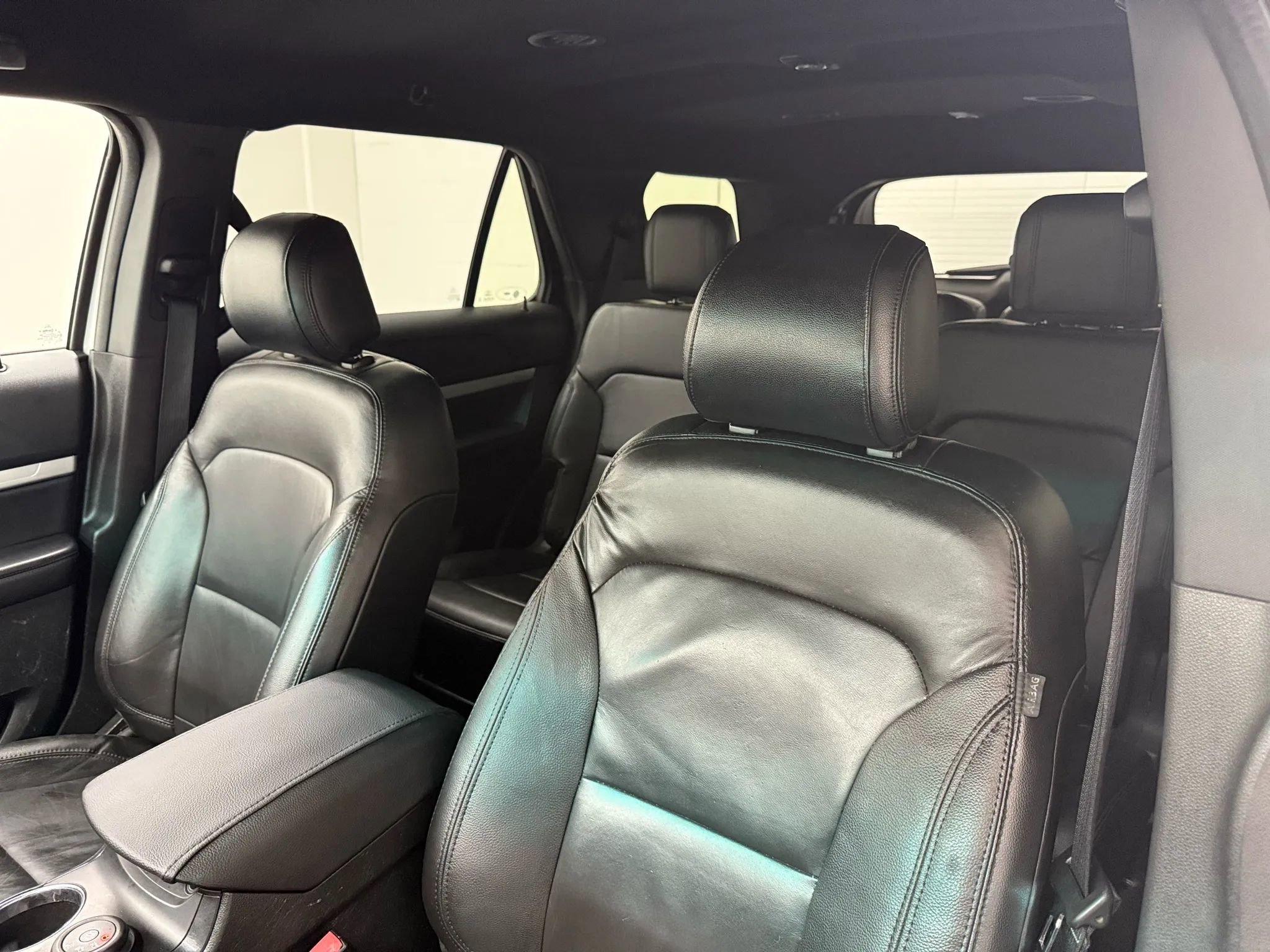 Used 2016 Ford Explorer XLT w/ Equipment Group 202A image 19