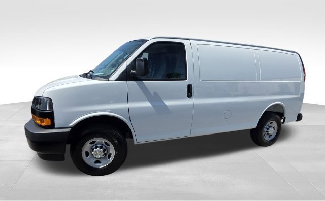 New 2026 Chevrolet Express 2500 w/ Driver Convenience Package RWD image 4