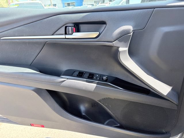 Used 2025 Toyota Camry SE FWD image 11