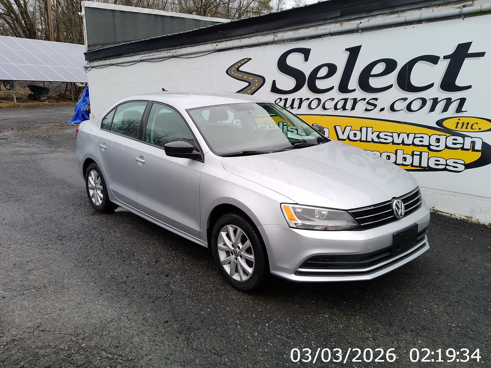 Used 2015 Volkswagen Jetta SE FWD image 2