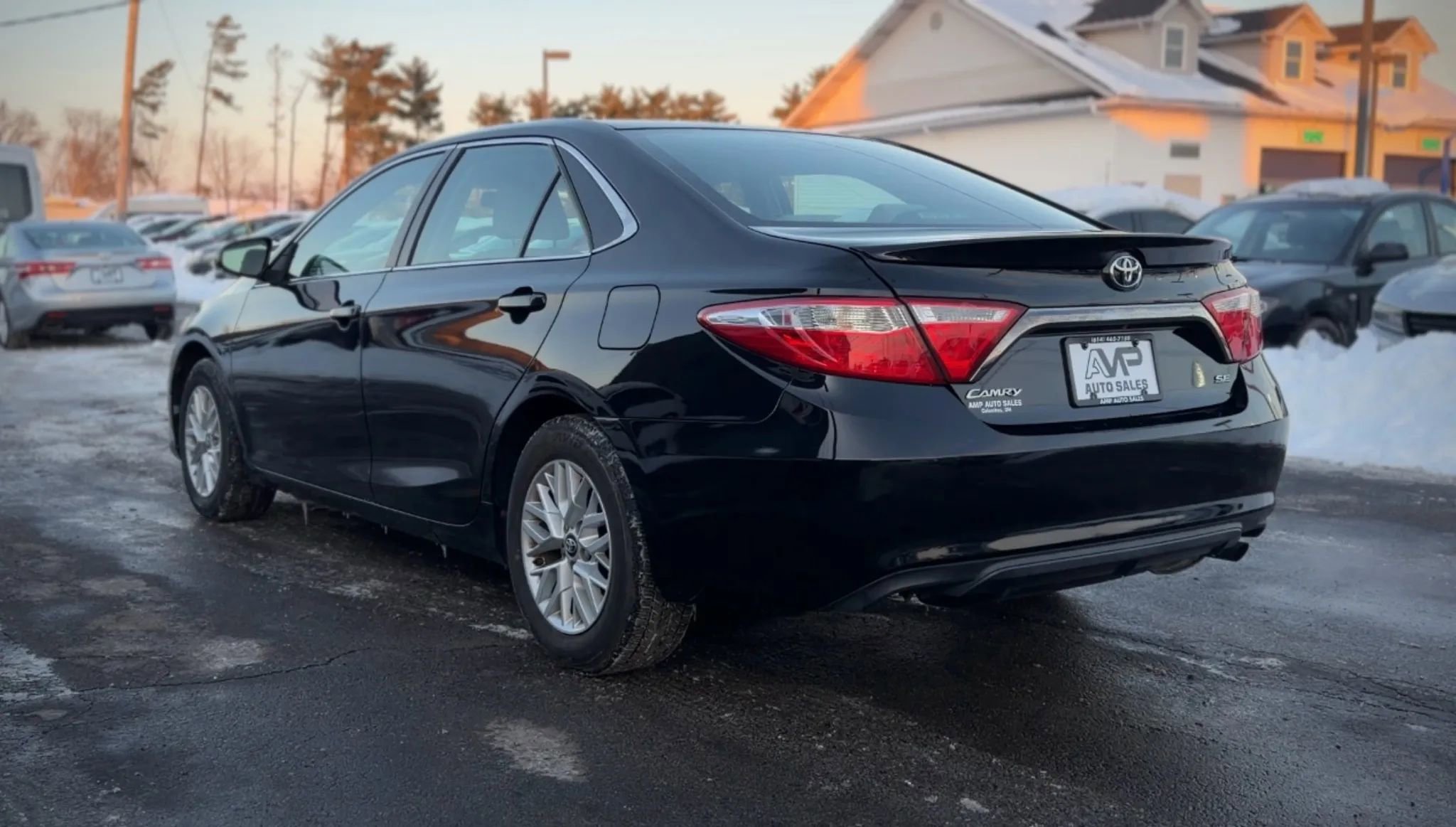 Used 2017 Toyota Camry LE image 5