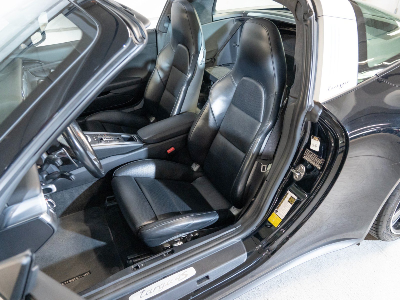 Certified 2019 Porsche 911 Targa 4S AWD/4WD image 5
