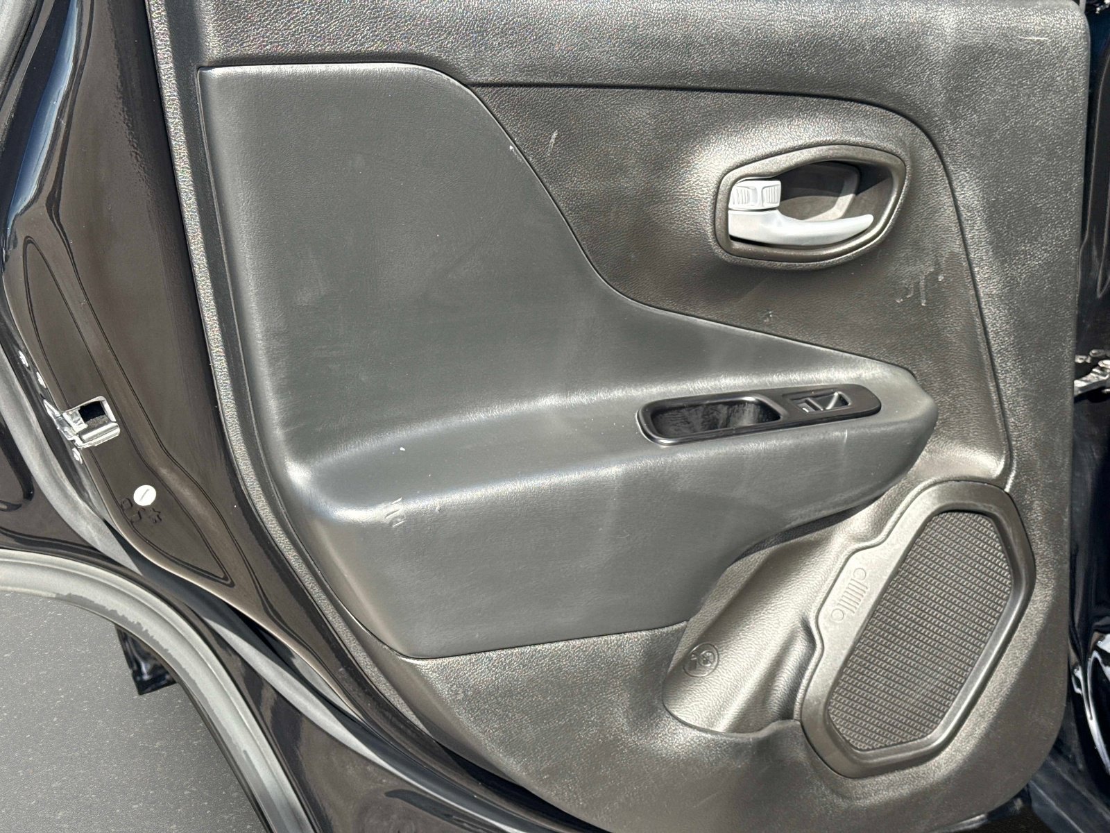 Used 2023 Jeep Renegade Trailhawk image 13