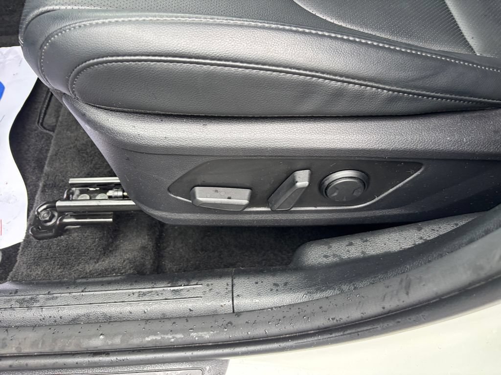 Used 2023 Kia Sportage EX AWD/4WD image 13