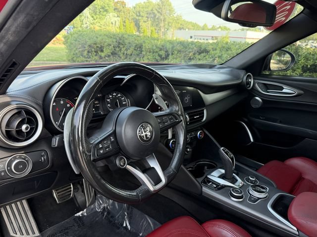 Used 2022 Alfa Romeo Giulia Veloce AWD/4WD image 13