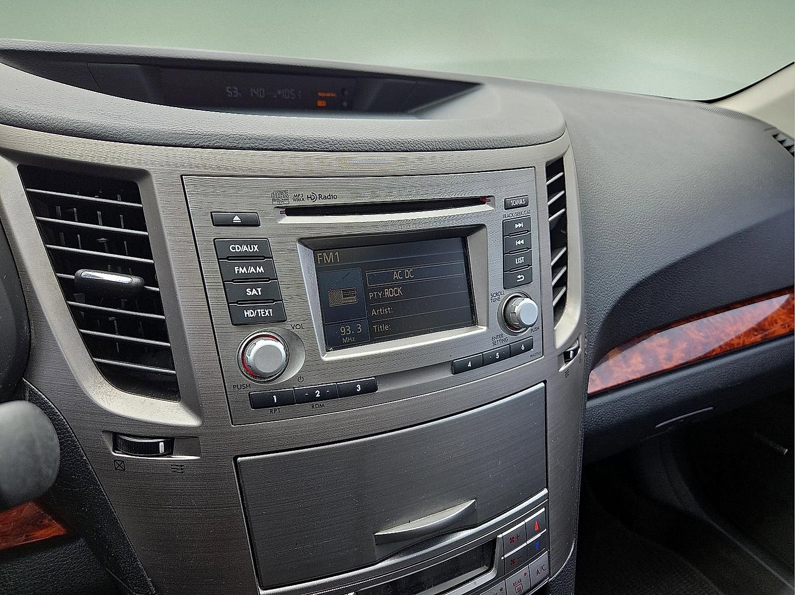 Used 2012 Subaru Outback 2.5i Limited w/ Moonroof Pkg image 16