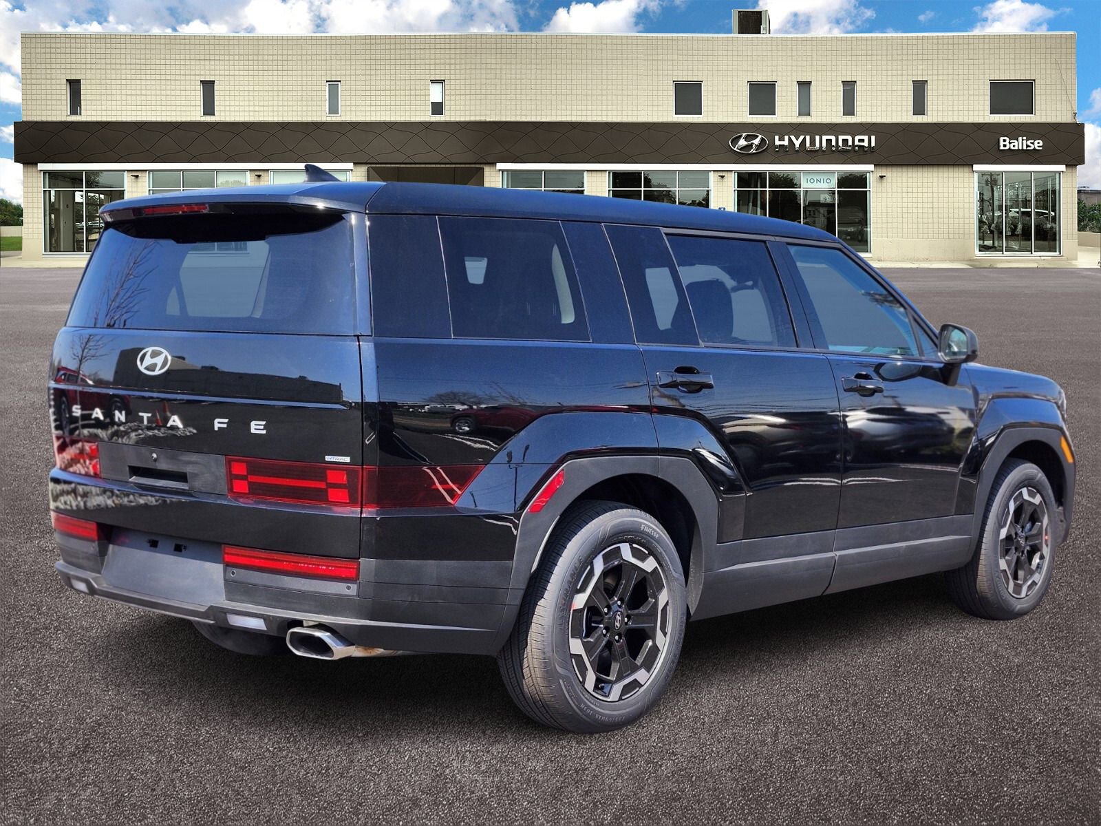 New 2026 Hyundai Santa Fe SE image 3