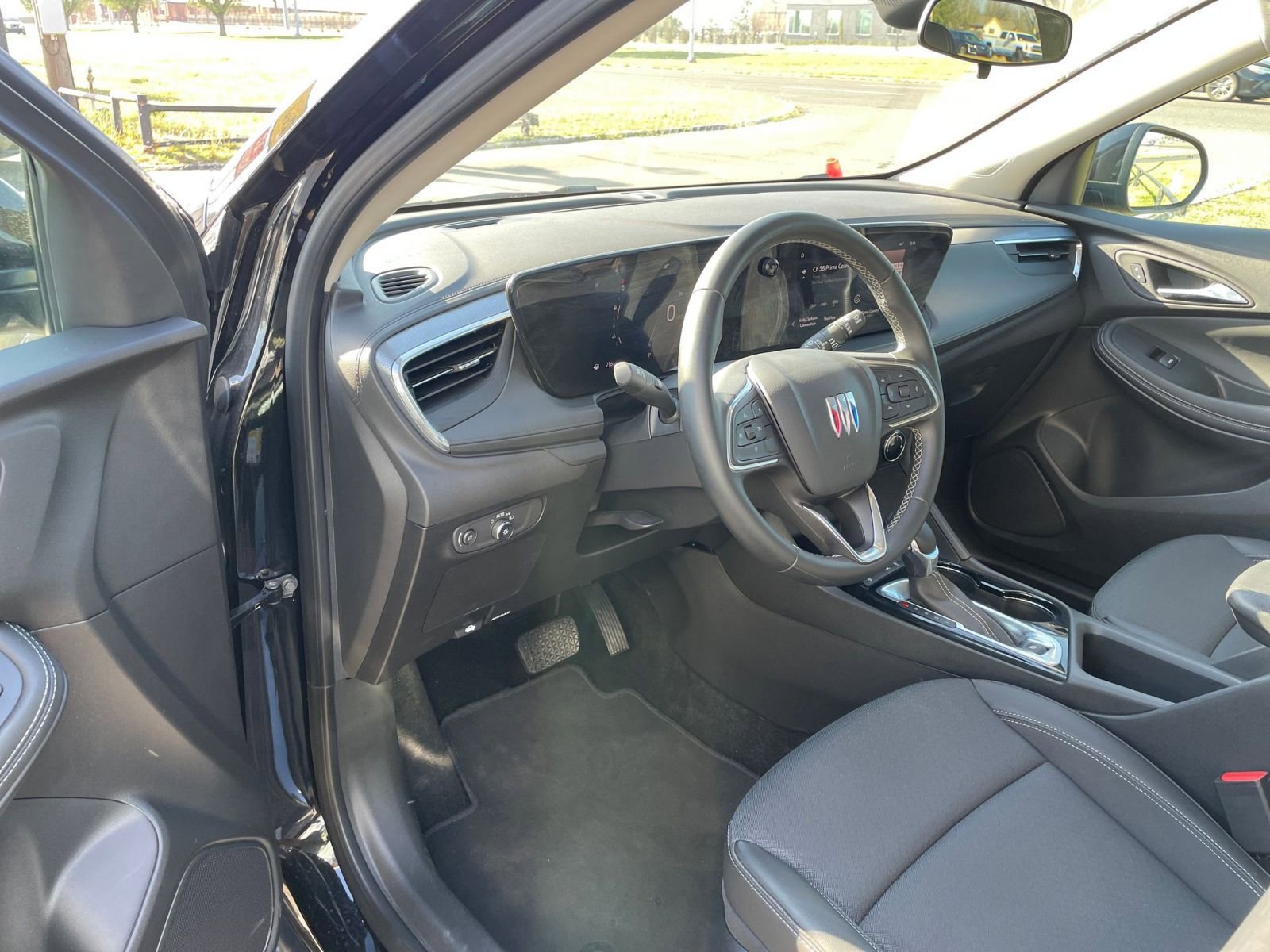 Used 2025 Buick Encore GX Preferred image 33