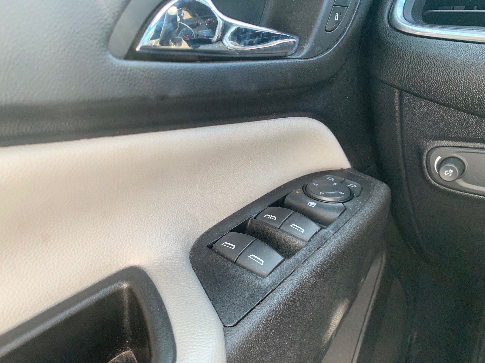 Used 2019 Chevrolet Equinox LS AWD/4WD image 15