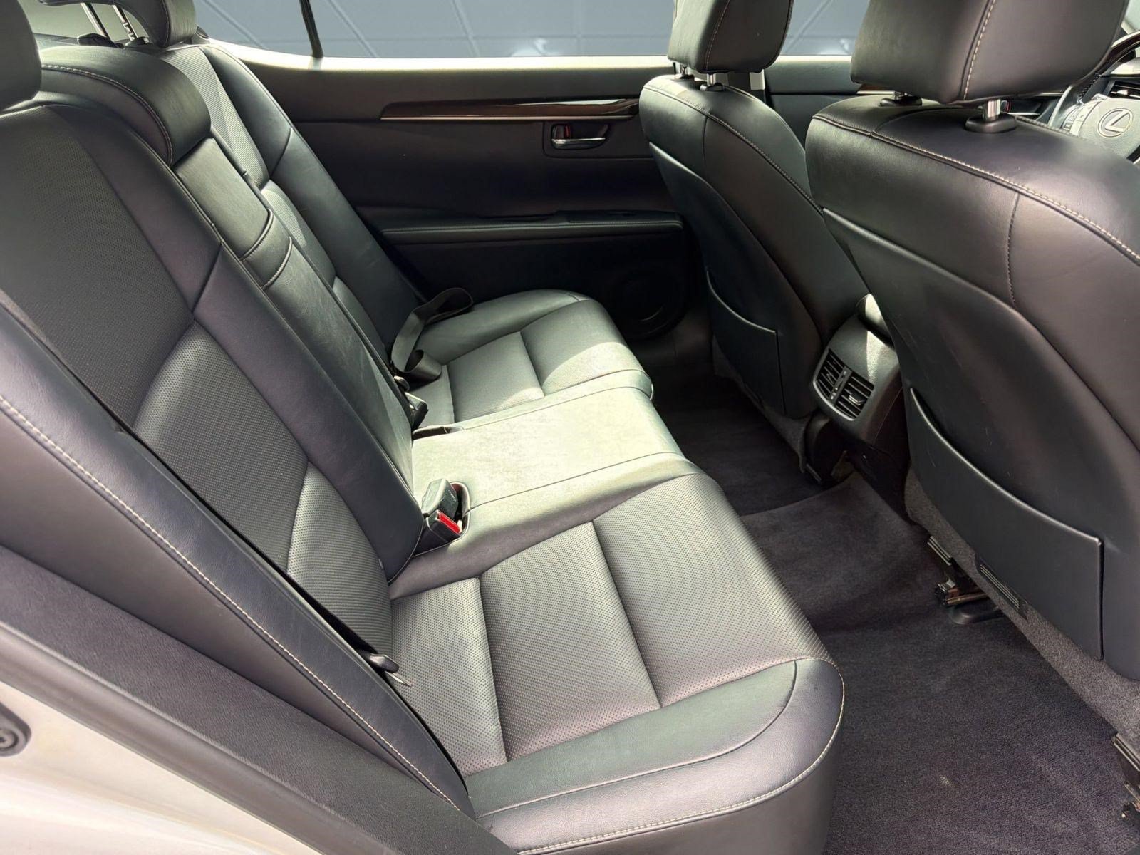 Used 2015 Lexus ES 350 w/ Premium Package FWD image 30