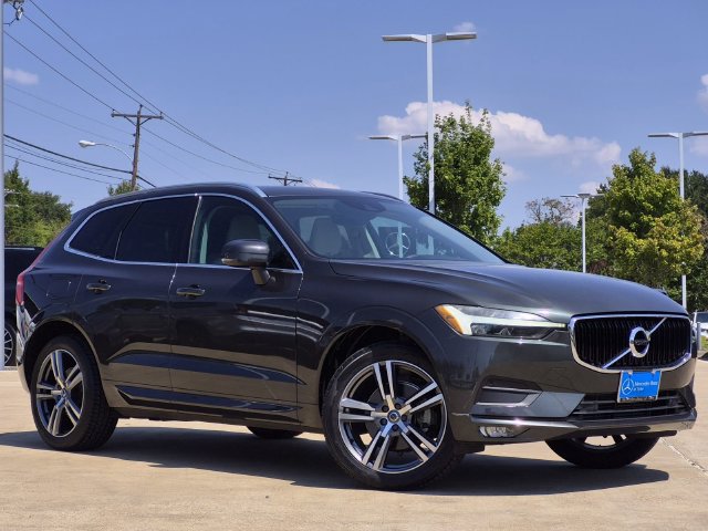 Used 2021 Volvo XC60 T5 Momentum w/ Premium Package