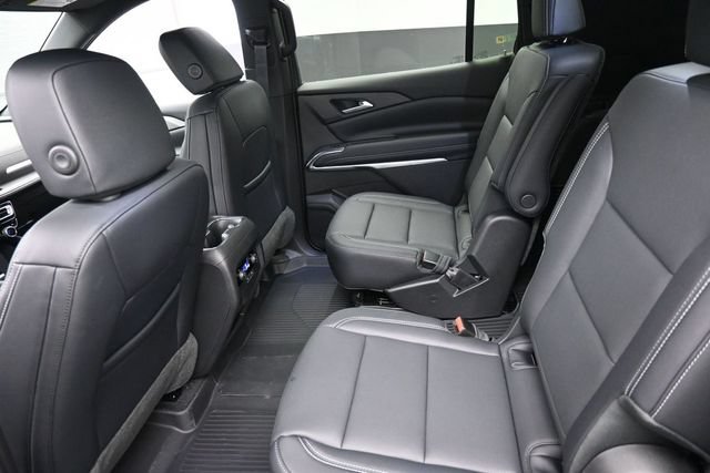 New 2027 Chevrolet Traverse LT w/ Sun and Wheel Package FWD image 10