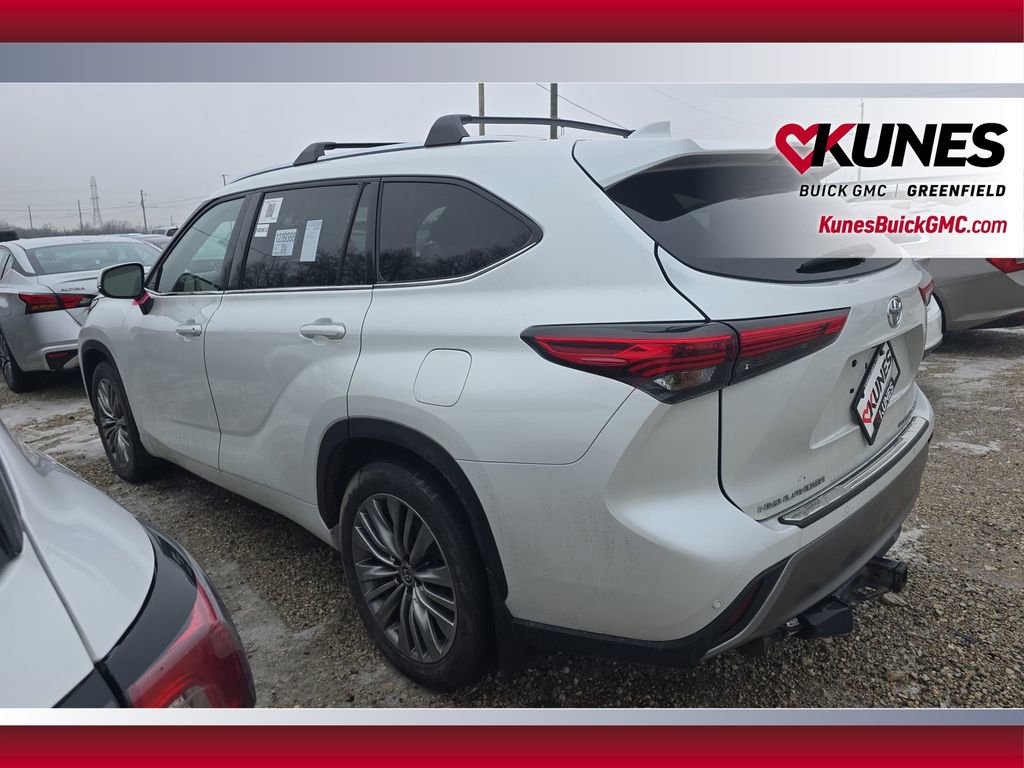 Used 2022 Toyota Highlander Platinum image 9