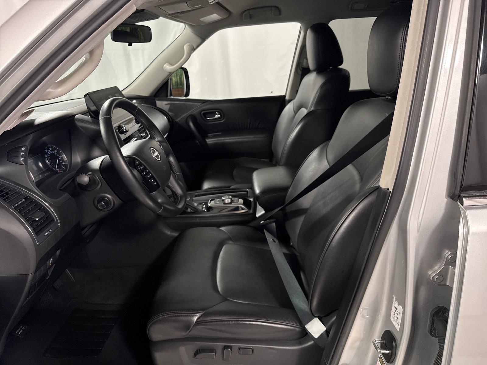 Used 2021 Nissan Armada SV AWD/4WD image 3