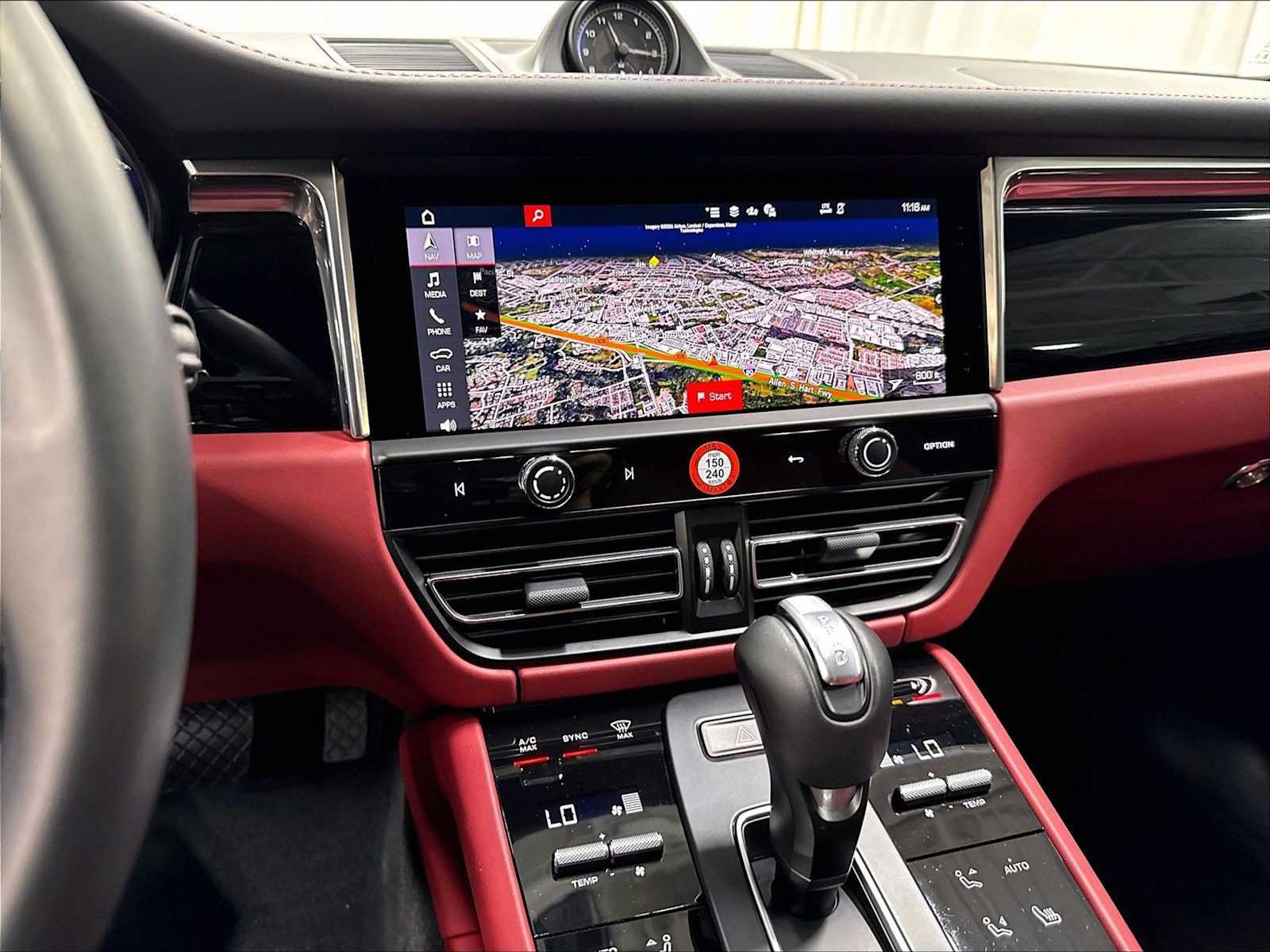 Used 2026 Porsche Macan AWD/4WD image 18