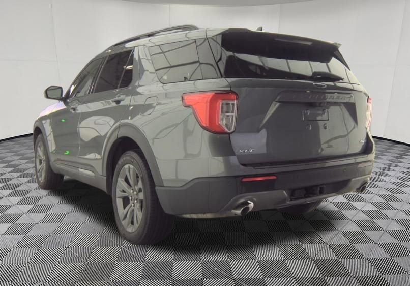 Used 2022 Ford Explorer XLT w/ Equipment Group 202A image 4