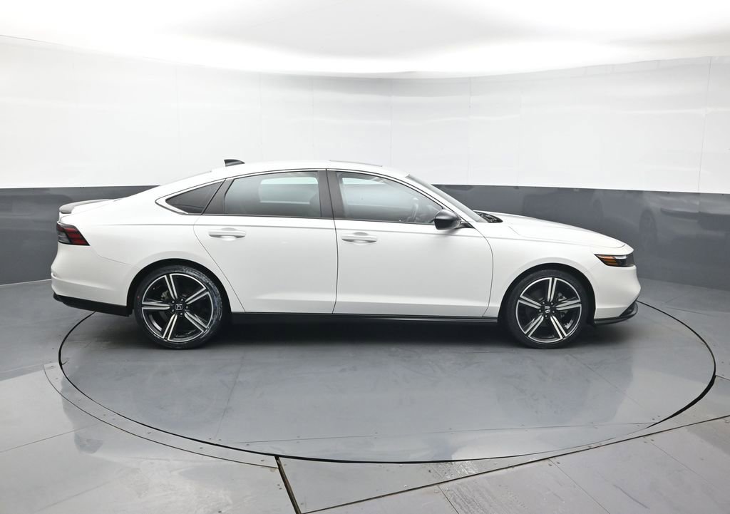 Used 2023 Honda Accord Sport image 7