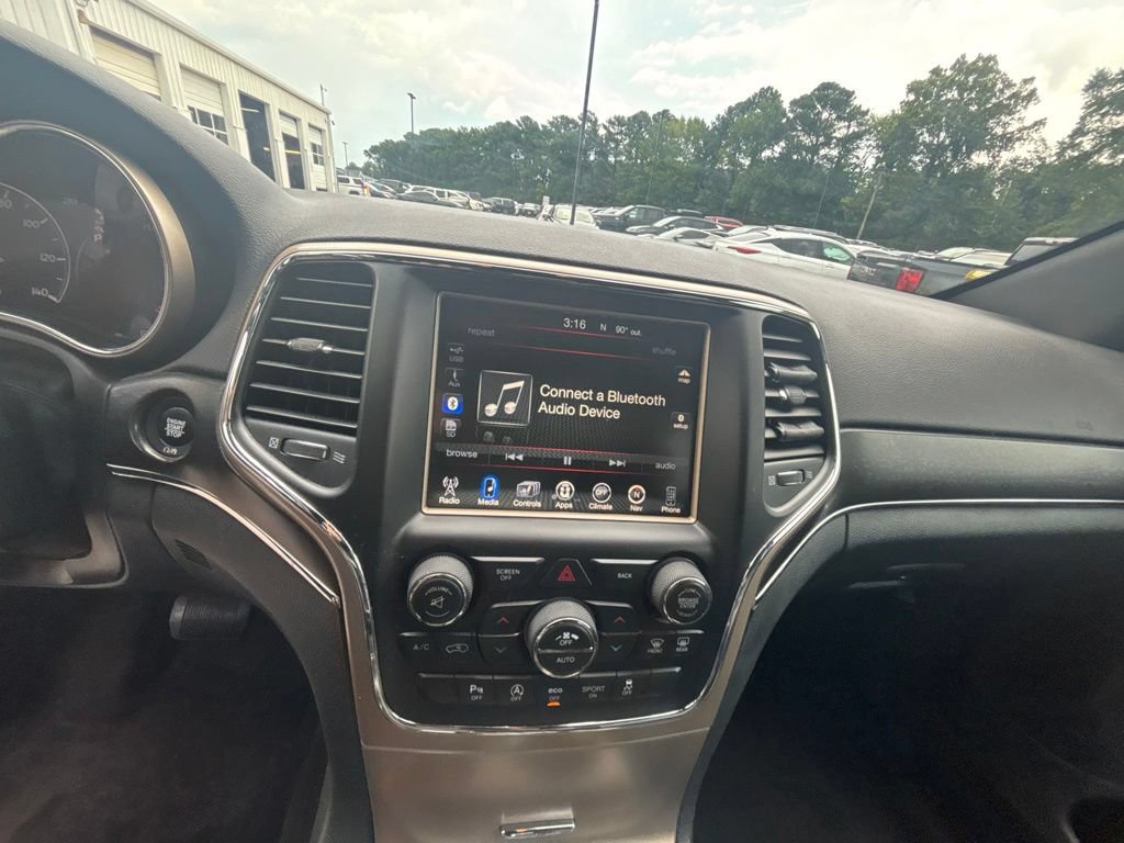 Used 2017 Jeep Grand Cherokee Limited AWD/4WD image 14