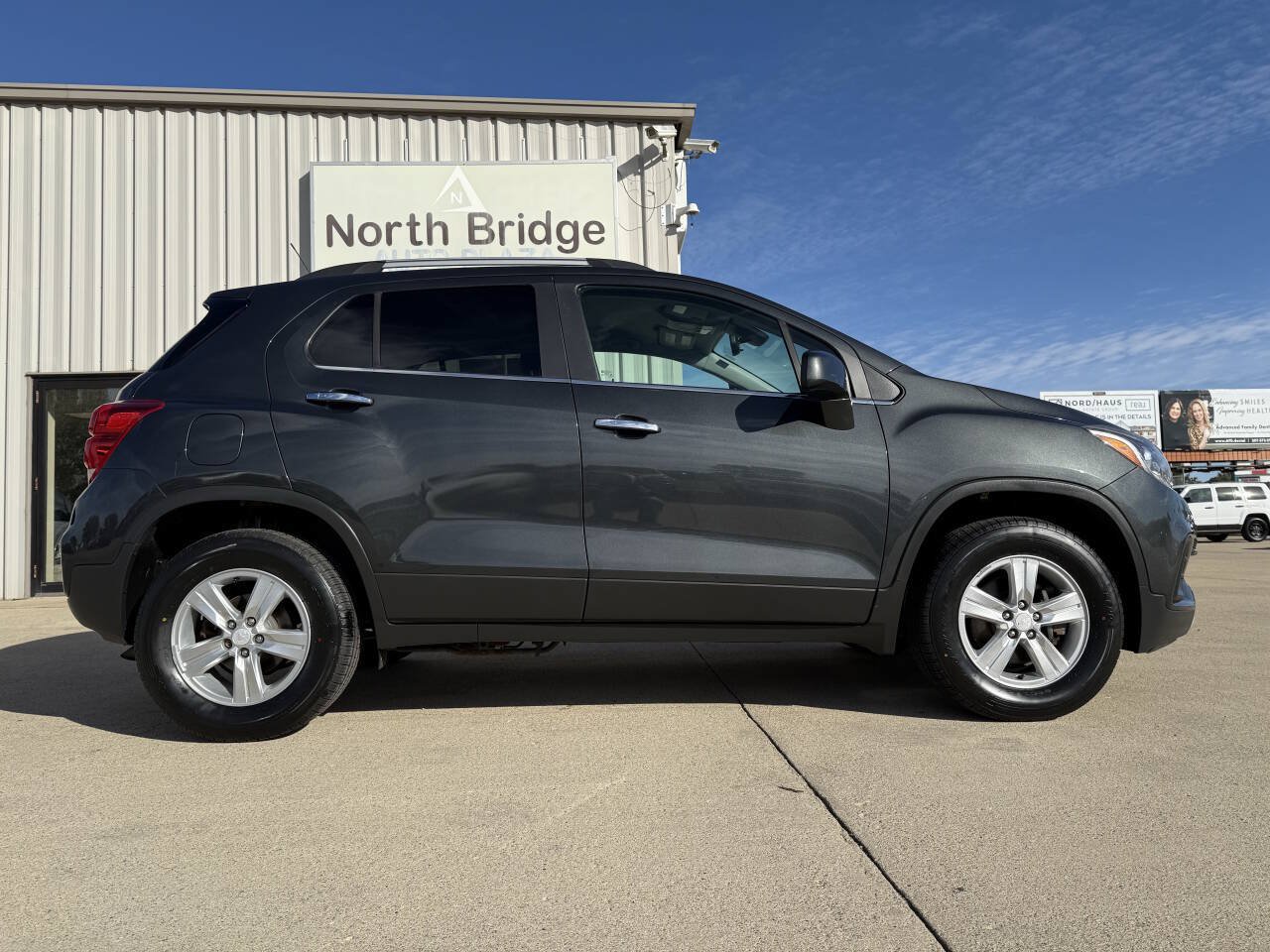Used 2017 Chevrolet Trax LT w/ Driver Confidence Package AWD/4WD image 24