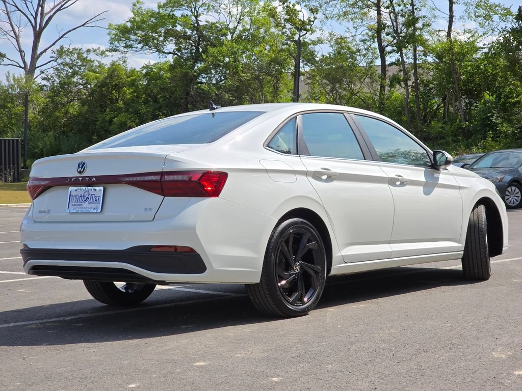 Certified 2025 Volkswagen Jetta SE w/ Black Wheel Package FWD image 21