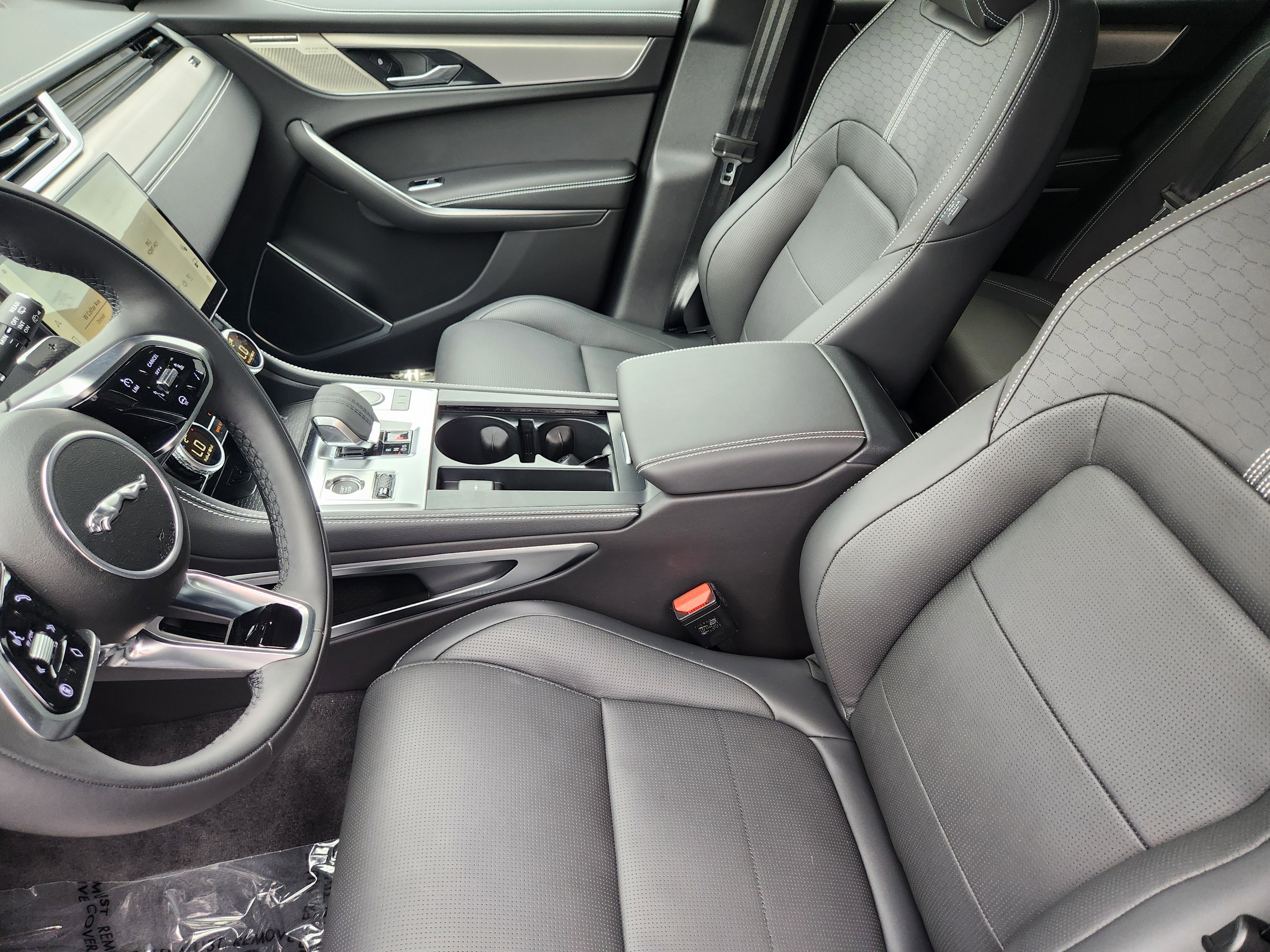 New 2026 Jaguar F-PACE R-Dynamic S image 15