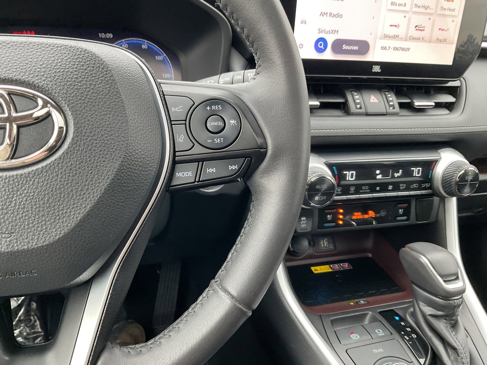 Used 2023 Toyota RAV4 Limited image 26