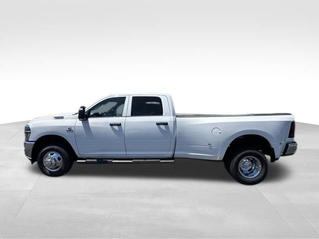 New 2026 RAM 3500 Tradesman AWD/4WD image 3